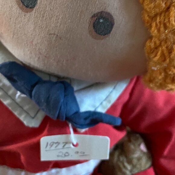 ANNIE W/DOG - Picture 4 of 8